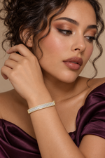 Load image into Gallery viewer, Maylaya Gems 5.26 ct Round &amp; Baguette Lab-Grown Diamond Bracelet — AI-generated young adult model in eveningwear / ภาพจำลองนางแบบสวมเครื่องประดับด้วย AI
