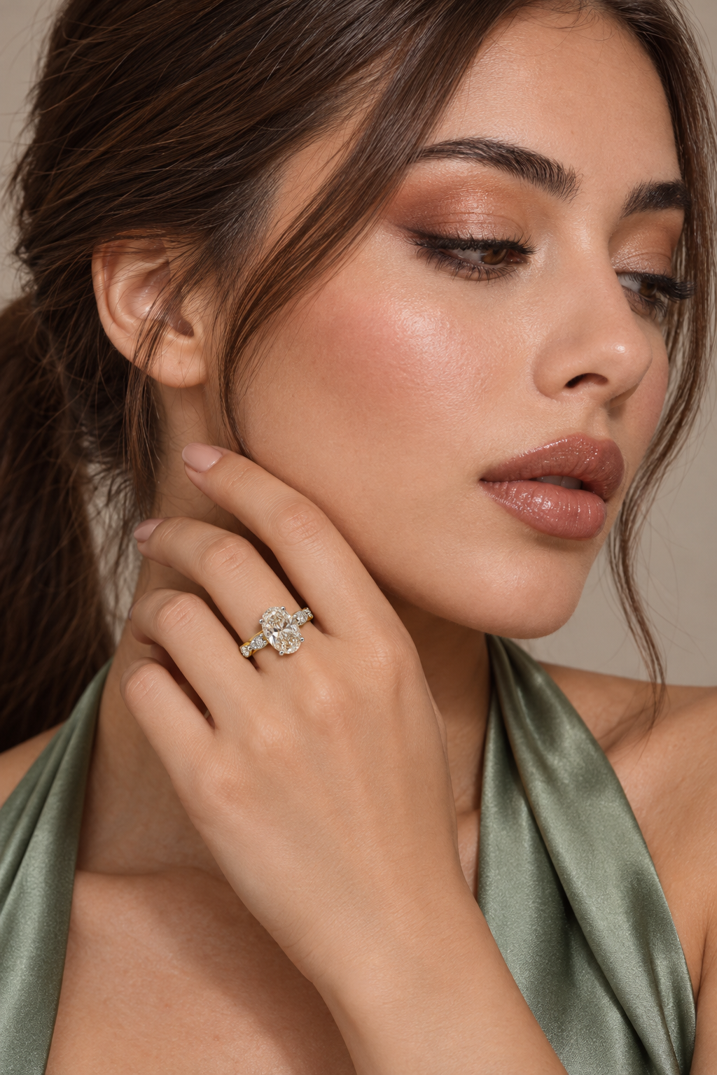 Maylaya Gems 9K Gold 2.01 ct Oval Lab-Grown Diamond Ring — M069 — AI-generated young adult model in eveningwear / ภาพจำลองนางแบบสวมเครื่องประดับด้วย AI