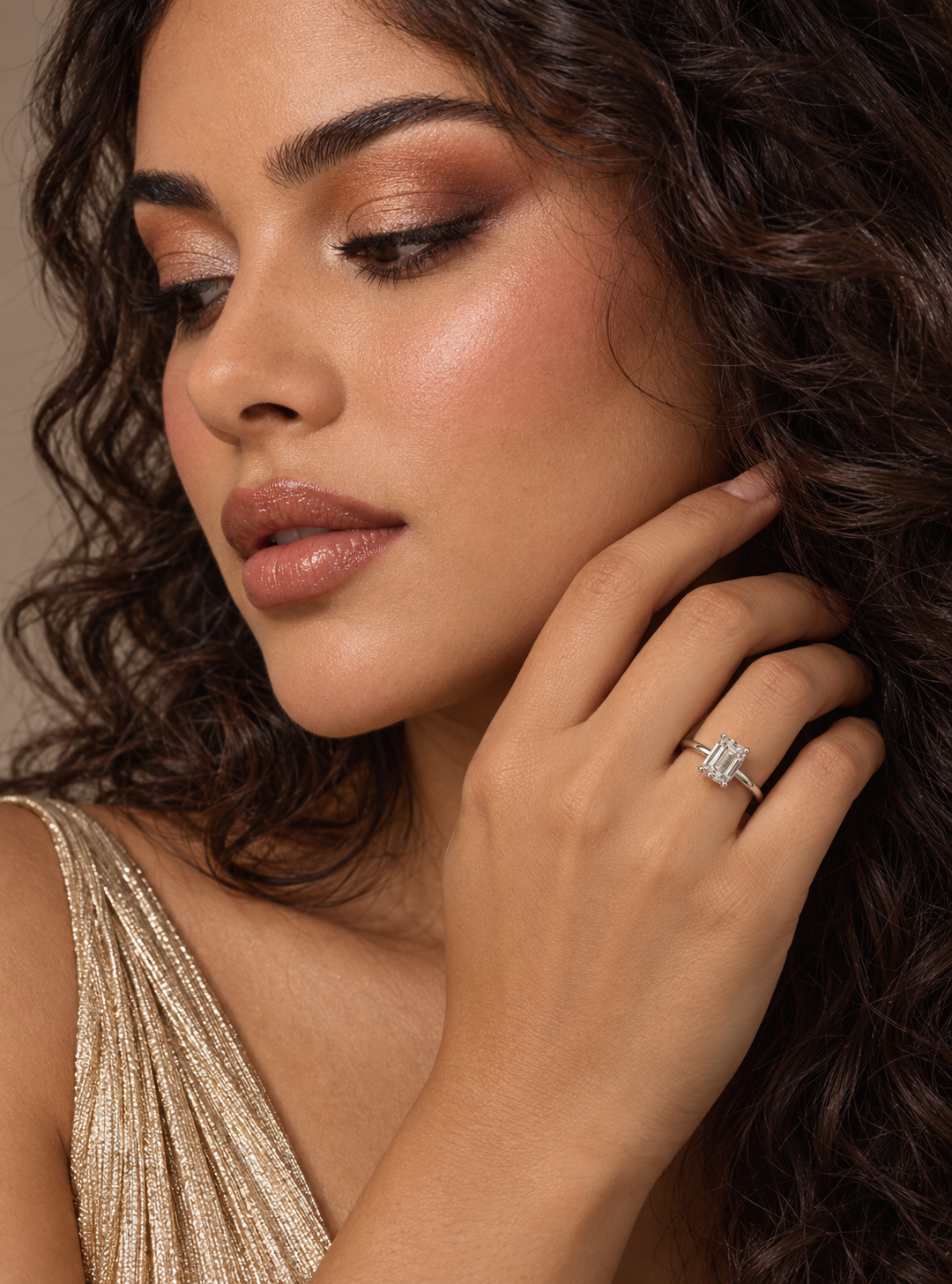 Maylaya Gems 9K Gold 1.01 ct Emerald Lab-Grown Diamond Ring — M02C — AI-generated young adult model in eveningwear / ภาพจำลองนางแบบสวมเครื่องประดับด้วย AI
