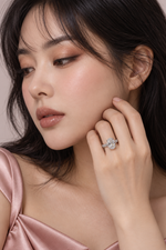 Load image into Gallery viewer, Maylaya Gems 9K Gold 3.03 ct Oval Lab-Grown Diamond Ring — M076B — AI-generated young adult model in eveningwear / ภาพจำลองนางแบบสวมเครื่องประดับด้วย AI
