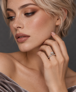 Load image into Gallery viewer, Maylaya Gems 9K Gold 1.1 ct Round Lab-Grown Diamond Ring — Stk36 — AI-generated young adult model in eveningwear / ภาพจำลองนางแบบสวมเครื่องประดับด้วย AI
