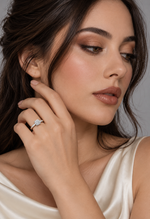 Load image into Gallery viewer, Maylaya Gems 1 ct Round Lab-Grown Diamond Ring - LR-0004 — AI-generated young adult model in eveningwear / ภาพจำลองนางแบบสวมเครื่องประดับด้วย AI
