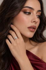 Load image into Gallery viewer, Maylaya Gems 1 ct Round Lab-Grown Diamond Ring - LR-0018 — AI-generated young adult model in eveningwear / ภาพจำลองนางแบบสวมเครื่องประดับด้วย AI
