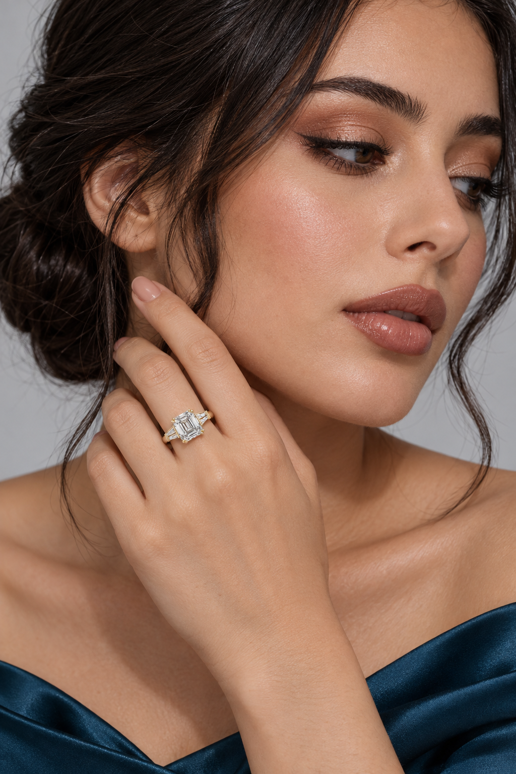 Maylaya Gems 1.97 ct Emerald Lab-Grown Diamond Ring — AI-generated young adult model in eveningwear / ภาพจำลองนางแบบสวมเครื่องประดับด้วย AI