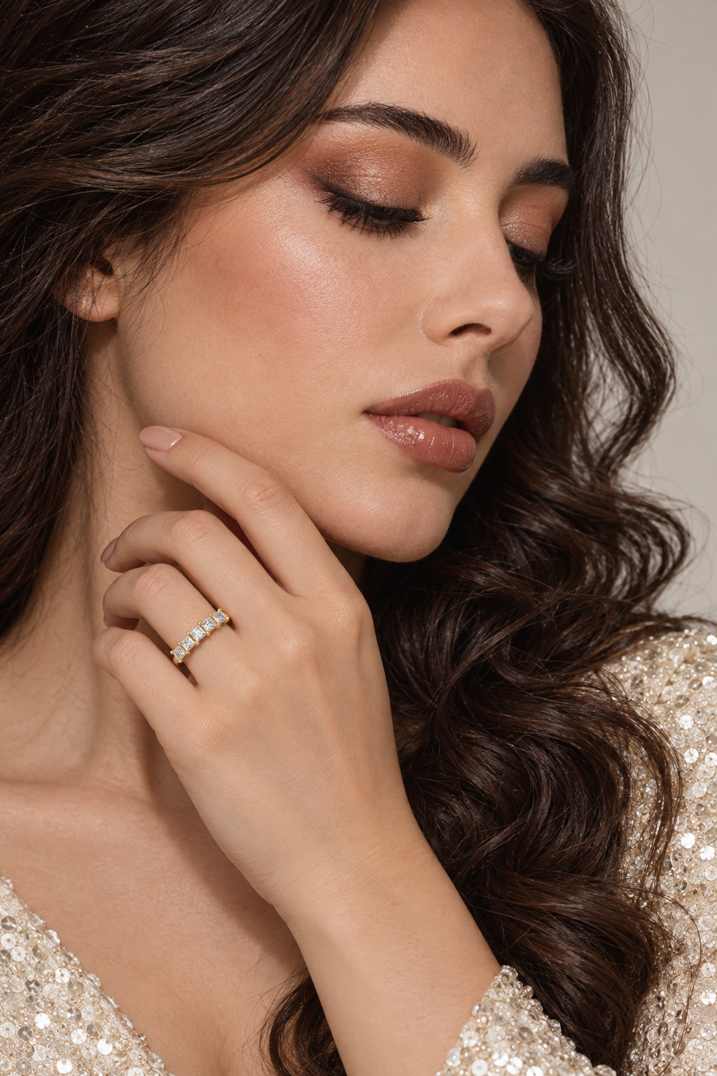 Maylaya Gems 0.65 ct Princess Lab-Grown Diamond Band — AI-generated young adult model in eveningwear / ภาพจำลองนางแบบสวมเครื่องประดับด้วย AI