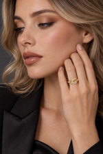 Load image into Gallery viewer, Maylaya Gems 0.236 ct Looped Bow Lab-Grown Diamond Ring — AI-generated young adult model in eveningwear / ภาพจำลองนางแบบสวมเครื่องประดับด้วย AI
