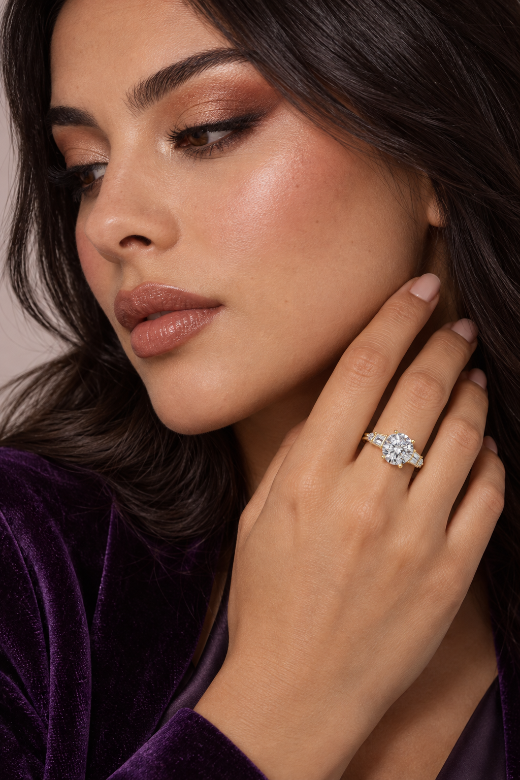 Maylaya Gems 3.15 ct Round Baguette Shoulder Lab-Grown Diamond Ring — AI-generated young adult model in eveningwear / ภาพจำลองนางแบบสวมเครื่องประดับด้วย AI
