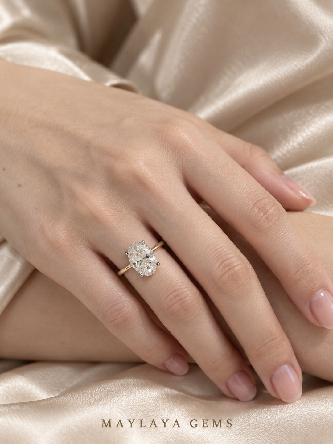 Maylaya Gems N23 ring on a female model hand