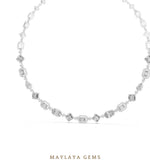 Load image into Gallery viewer, Maylaya Gems necklace in white gold
