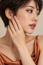 Load image into Gallery viewer, Maylaya Gems 1.3 ct Princess Trillion Trilogy Lab-Grown Diamond Ring — AI-generated young adult model in eveningwear / ภาพจำลองนางแบบสวมแหวนด้วย AI
