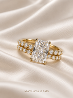 Load image into Gallery viewer, Maylaya Gems ST002 two-ring bridal set — angled view
