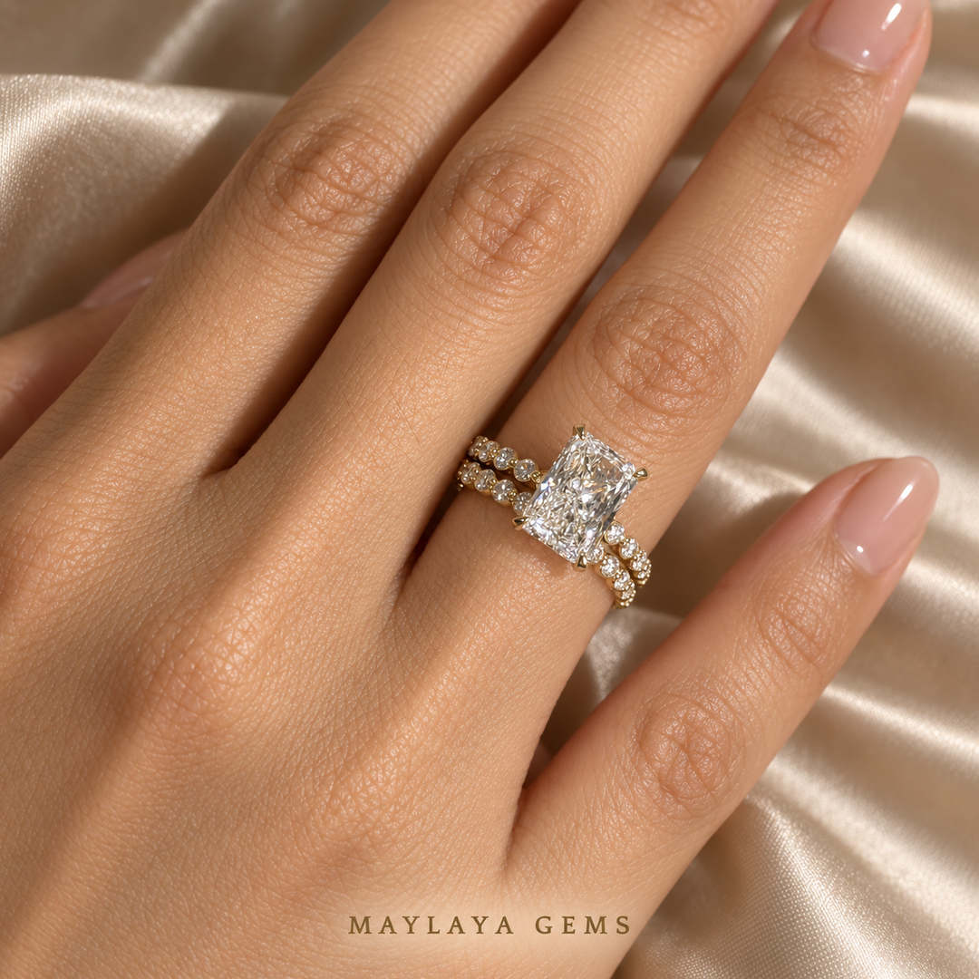 Maylaya Gems ST002 two-ring bridal set — model hand view