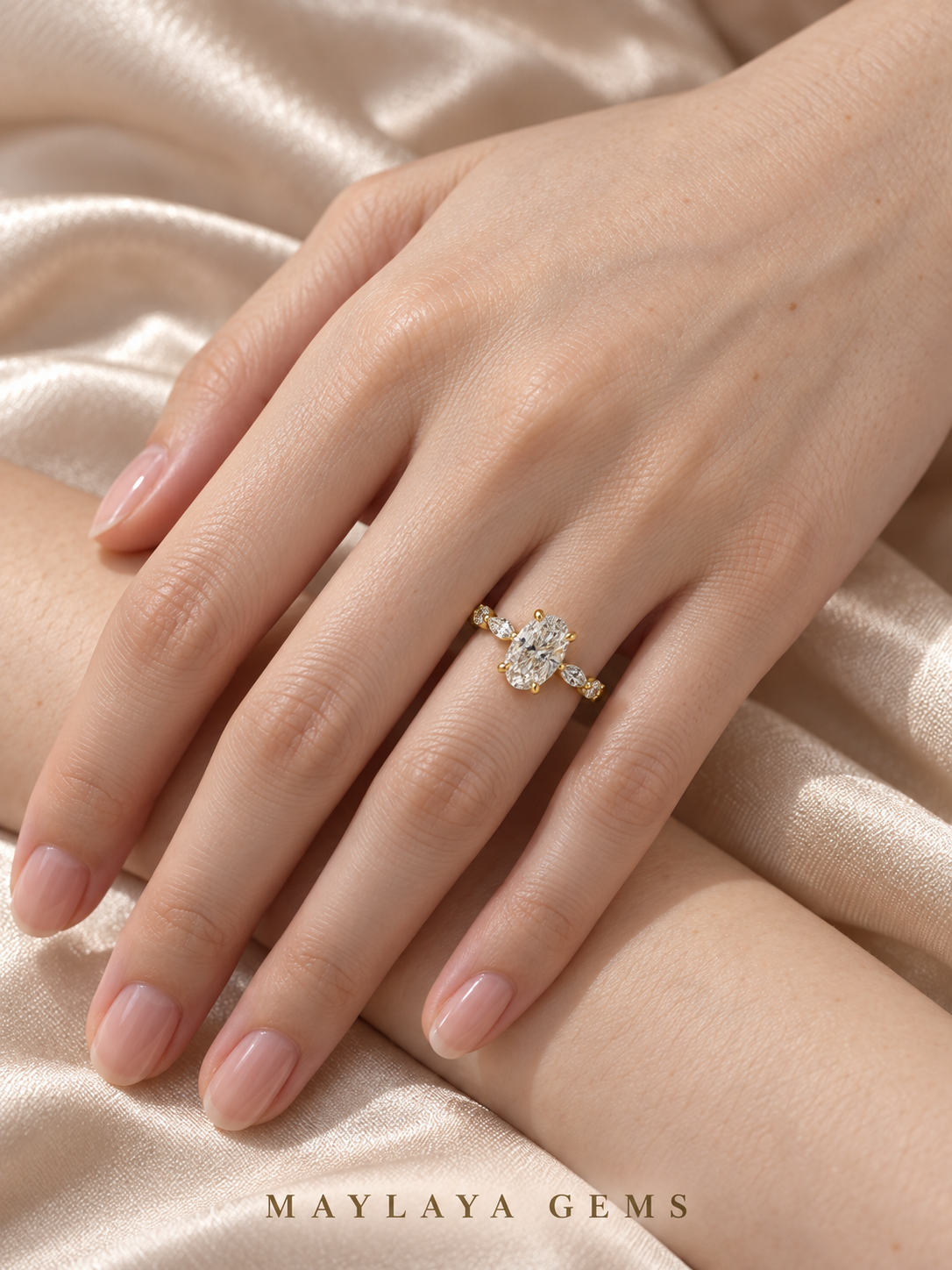 Maylaya gems stk113 ring on a female model hand