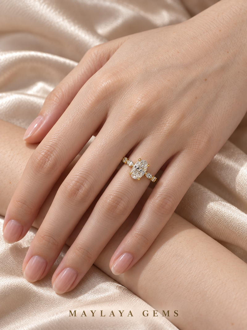 Maylaya Gems Stk113 ring on a female model hand