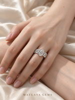 Load image into Gallery viewer, Maylaya Gems Stk119 ring on a female model hand

