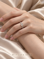 Load image into Gallery viewer, Maylaya Gems Stk30 ring on a female model hand
