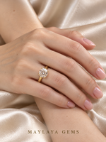 Load image into Gallery viewer, Maylaya Gems Stk38 ring on a female model hand

