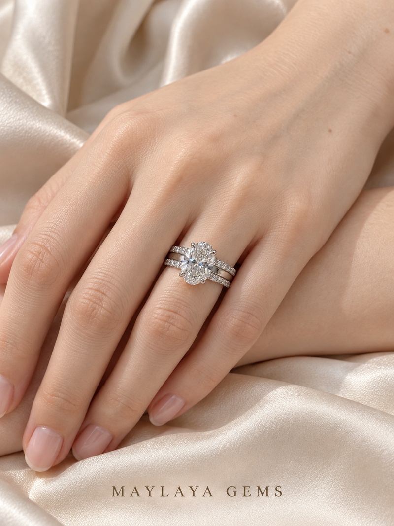 Maylaya Gems Stk52 ring on a female model hand