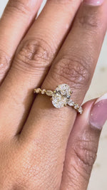 Load and play video in Gallery viewer, Maylaya Gems RGJ022 / STK113 jewelry shown on hand - silent 1080p video
