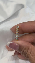 Load and play video in Gallery viewer, Maylaya Gems E011 jewelry shown on hand - silent 1080p video
