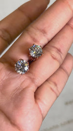 Load and play video in Gallery viewer, Maylaya Gems STK69 jewelry shown on hand - silent 1080p video
