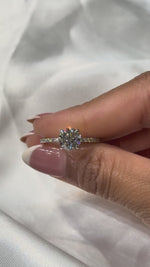 Load and play video in Gallery viewer, Maylaya Gems M0006 jewelry shown on hand - silent 1080p video
