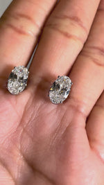 Load and play video in Gallery viewer, Maylaya Gems SPS6 / SPS7 jewelry shown on hand - silent 1080p video
