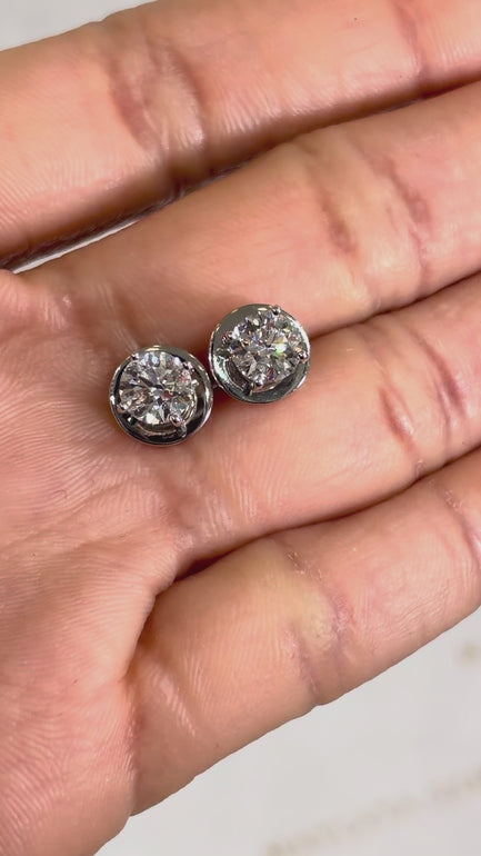 Maylaya Gems ER001 jewelry shown on hand - silent 1080p video