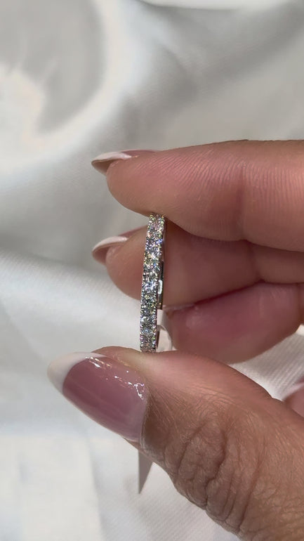 Maylaya Gems JF007 jewelry shown on hand - silent 1080p video