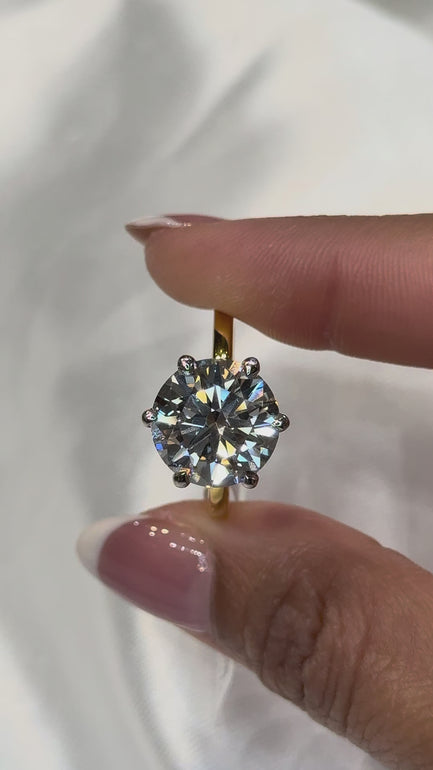 Maylaya Gems M080 jewelry shown on hand - silent 1080p video