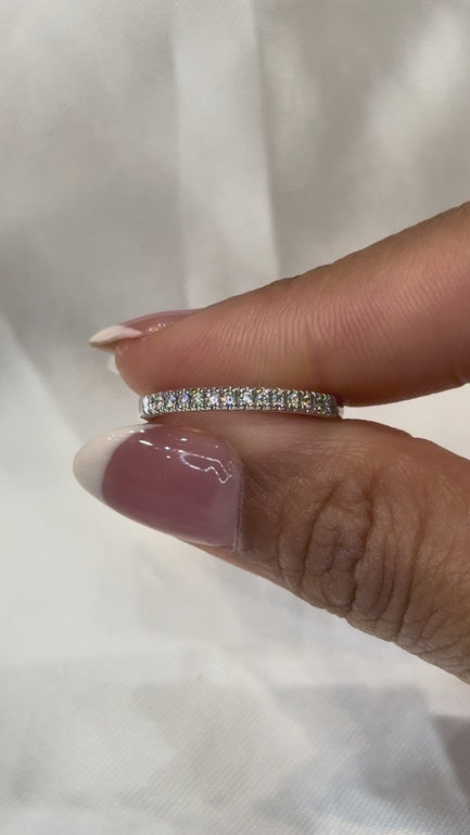 Maylaya Gems E003 jewelry shown on hand - silent 1080p video