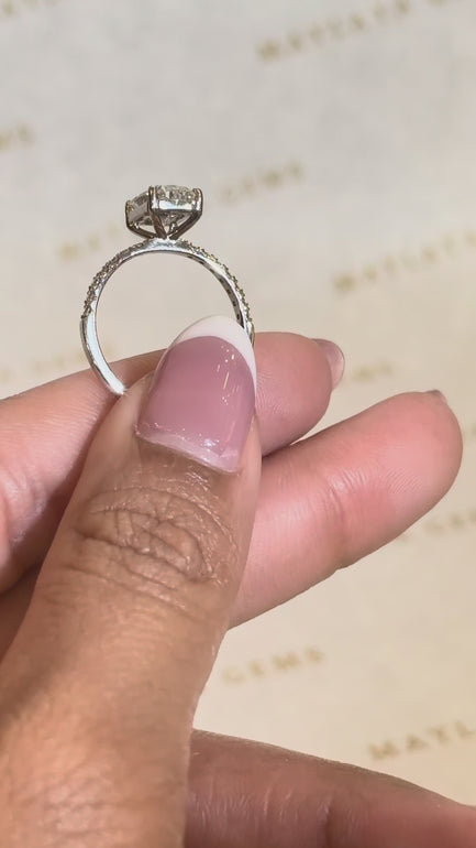 Maylaya Gems M093 jewelry shown on hand - silent 1080p video
