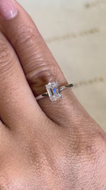 Load and play video in Gallery viewer, Maylaya Gems M02C jewelry shown on hand - silent 1080p video

