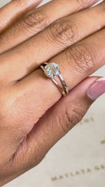 Load and play video in Gallery viewer, Maylaya Gems RGJ020 / STK103 jewelry shown on hand - silent 1080p video
