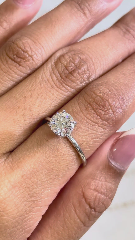 Maylaya Gems RGJ003 / STK86 jewelry shown on hand - silent 1080p video