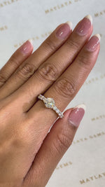 Load and play video in Gallery viewer, Maylaya Gems M018A jewelry shown on hand - silent 1080p video
