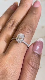Load and play video in Gallery viewer, Maylaya Gems M084A jewelry shown on hand - silent 1080p video
