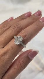Load and play video in Gallery viewer, Maylaya Gems M076B jewelry shown on hand - silent 1080p video
